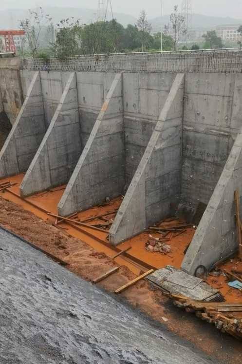 吕梁离石区锚杆式挡土墙