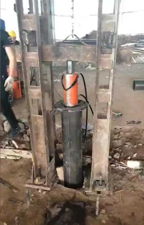 吕梁离石区钢管桩加固